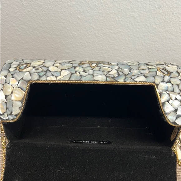 Antik Kraft | Silver Mosaic Mother Of Pearl w/ Crossbody Chain✨🐚 - Picture 10 of 14